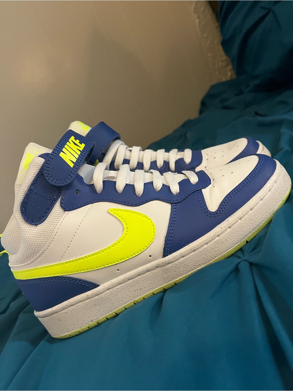 Nike Kids Mid-Top Sneakers in White, Blue & Neon Yellow